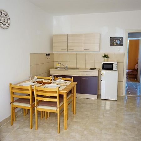 Apartment Jelena Fažana Exteriör bild