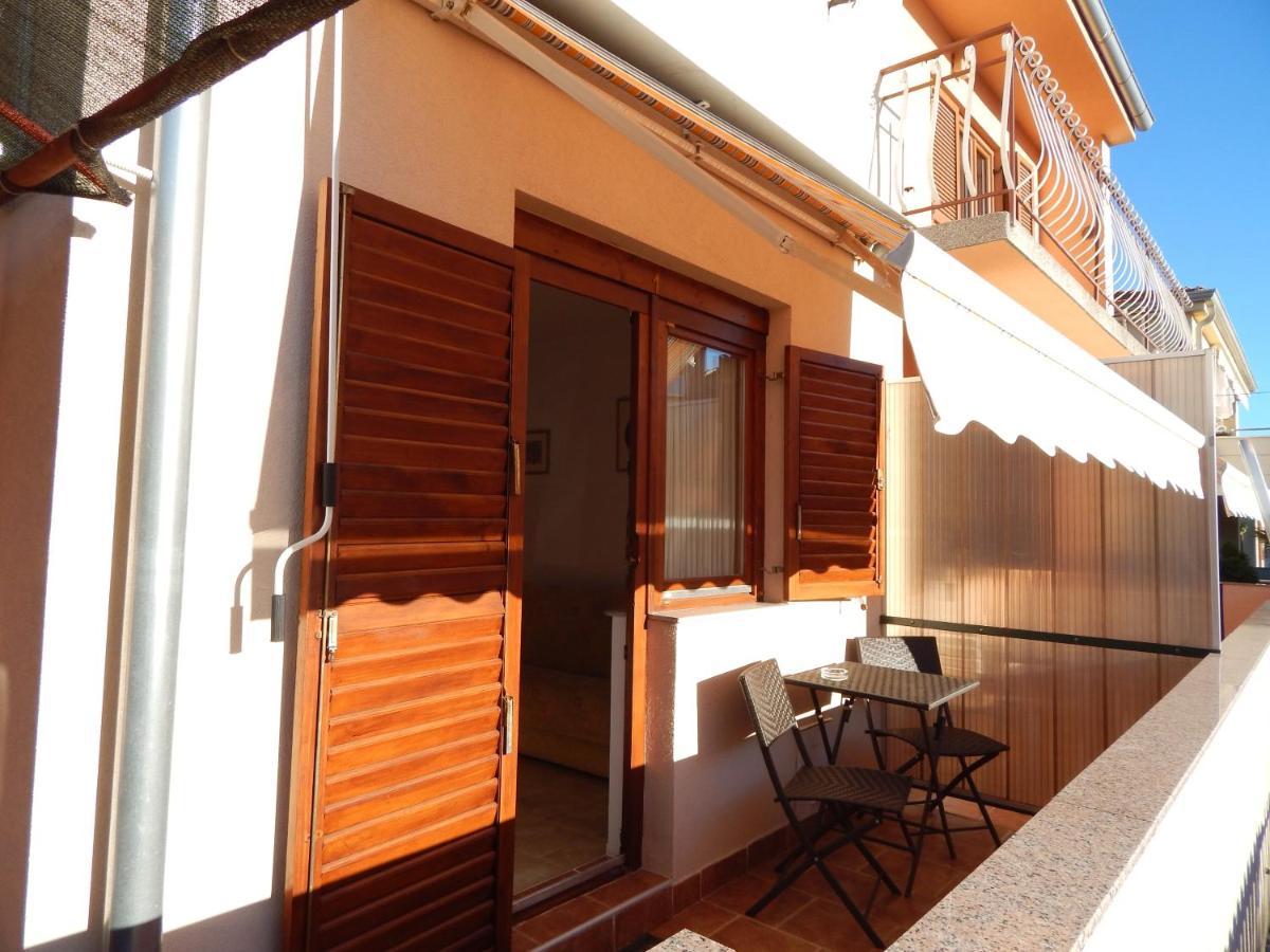 Apartment Jelena Fažana Exteriör bild